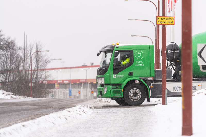 100% electric concrete truck at a concrete factory