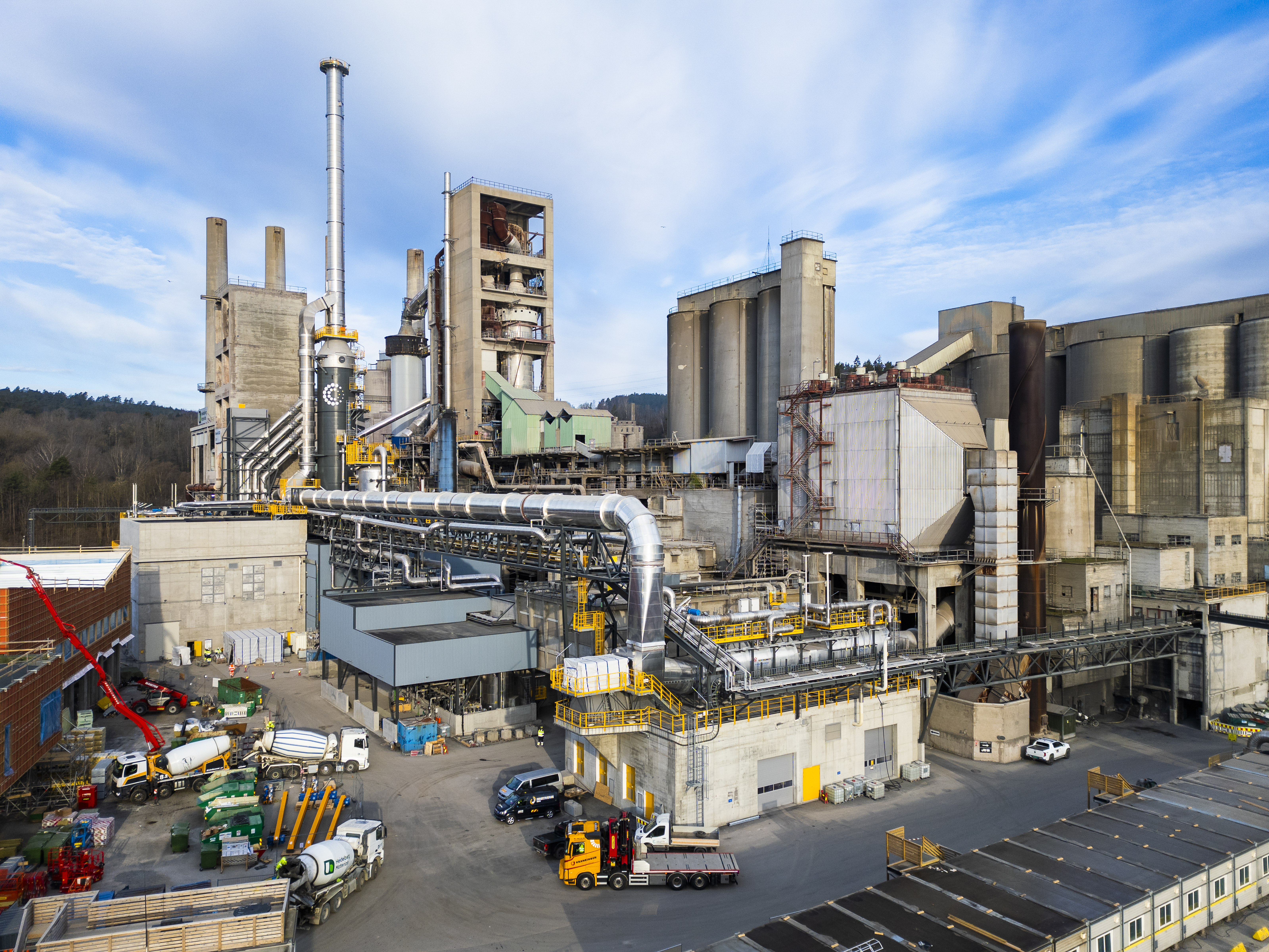 The CCS facility in Brevik integrated with the cement factory.